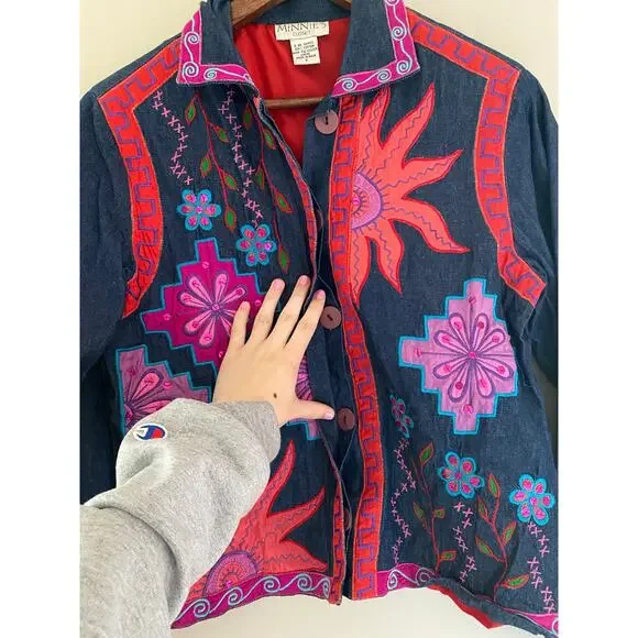 VINTAGE MINNIE'S CLOSET Grandma Demin Jacket with Flower and Sequin Embroidery - Picture 3 of 6
